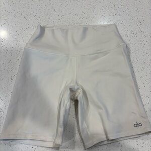 ALO Yoga Women's Off-White Bike Shorts